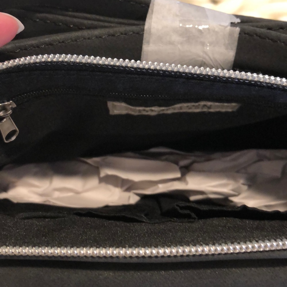 Kenneth Cole Reaction Cross Body Bag - Picture 5 of 6